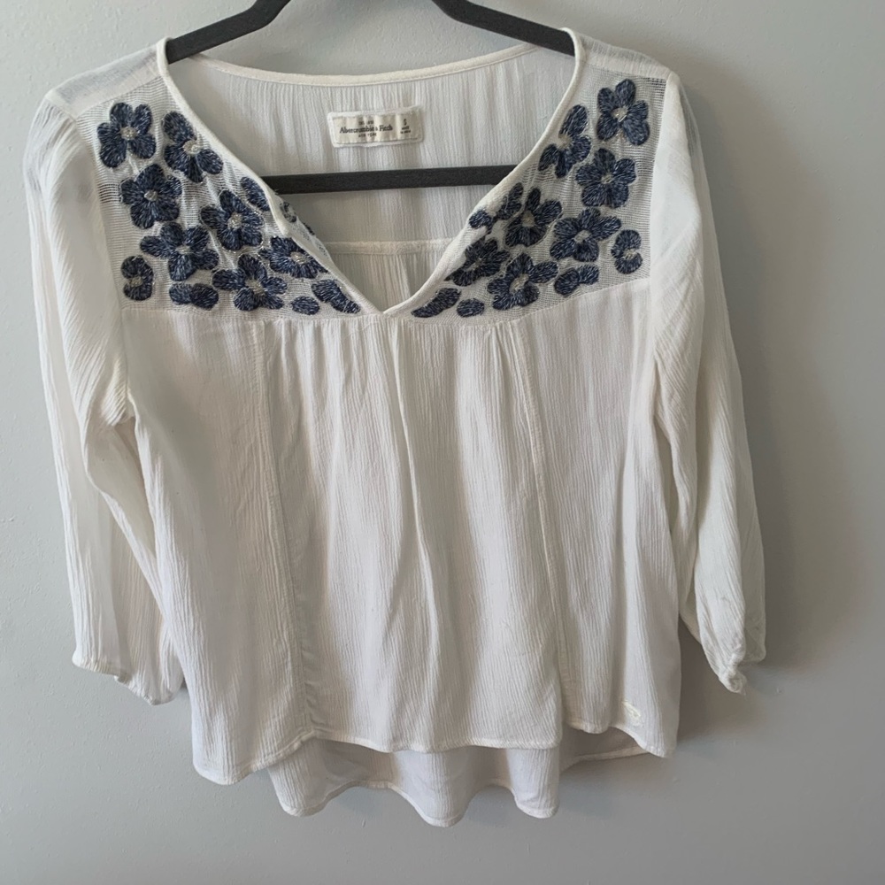 Cute Abercrombie and Fitch top